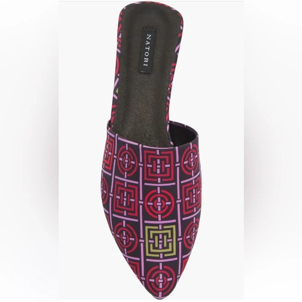 NATORI pointed toe satin mule